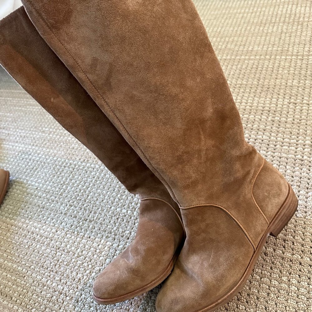 Ugg Women's Gracen Boots in Tan, Size 9